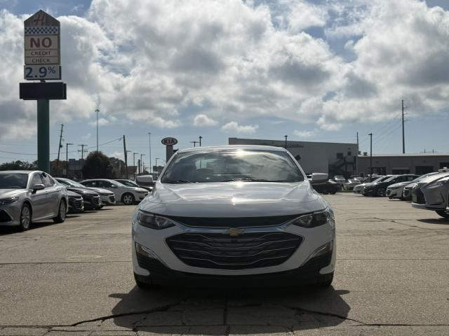 2024 Chevrolet Malibu Automatic CVT - Image 2