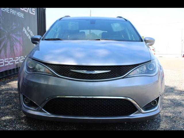 2019 Chrysler Pacifica Touring L's photo