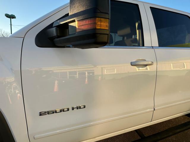 2017 GMC Sierra 2500 HD Crew Cab Auto 6-Spd Allison OD - Image 2
