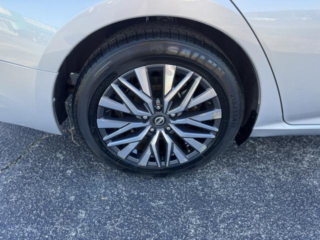 2023 Nissan Altima Automatic Xtronic CVT - Image 9