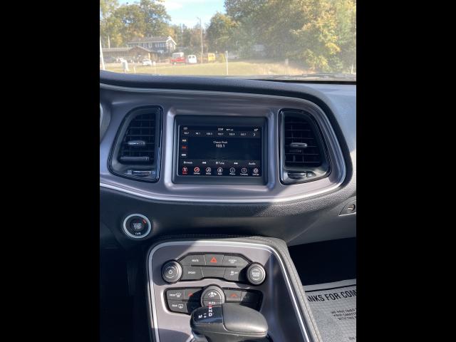 2022 Dodge Challenger Automatic 8-Spd - Image 10