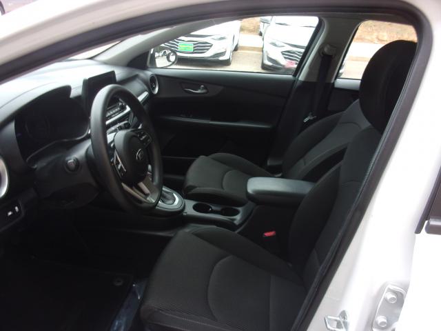 2020 Kia Forte Automatic IVT - Image 12