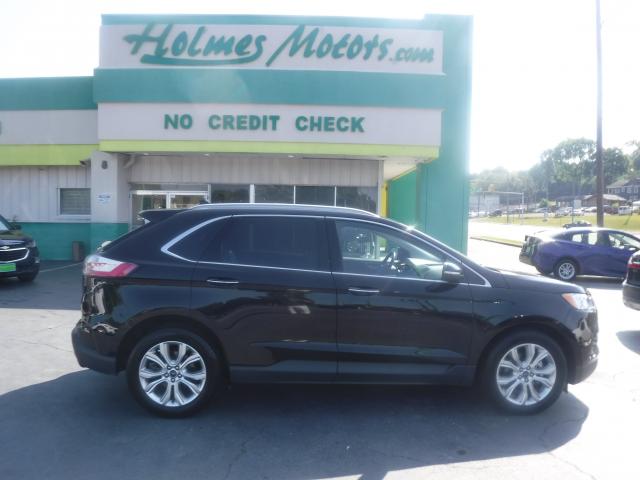 2020 Ford Edge Titanium's photo