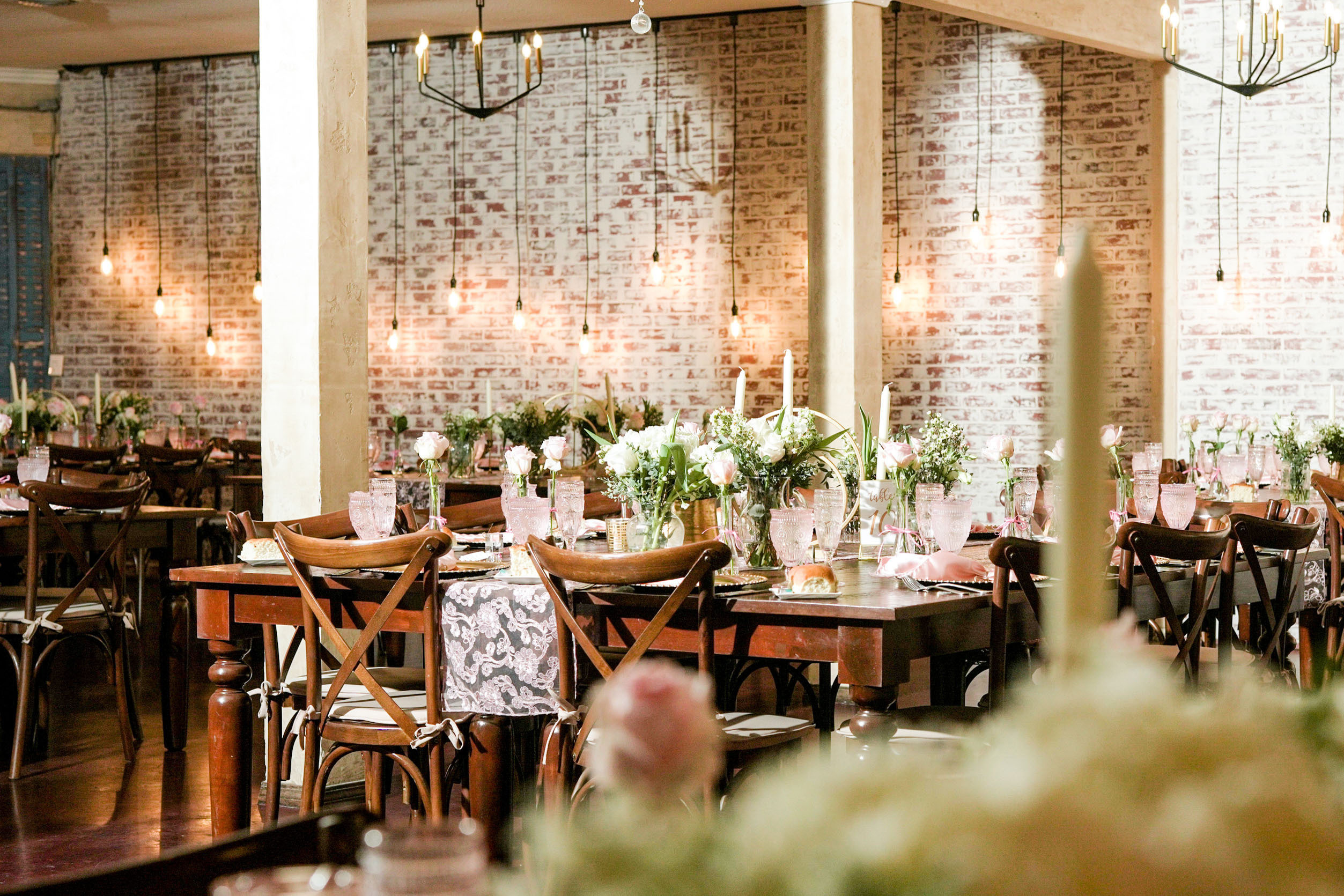 Your Guide To Adding Textures And Coziness To Your Wedding Day