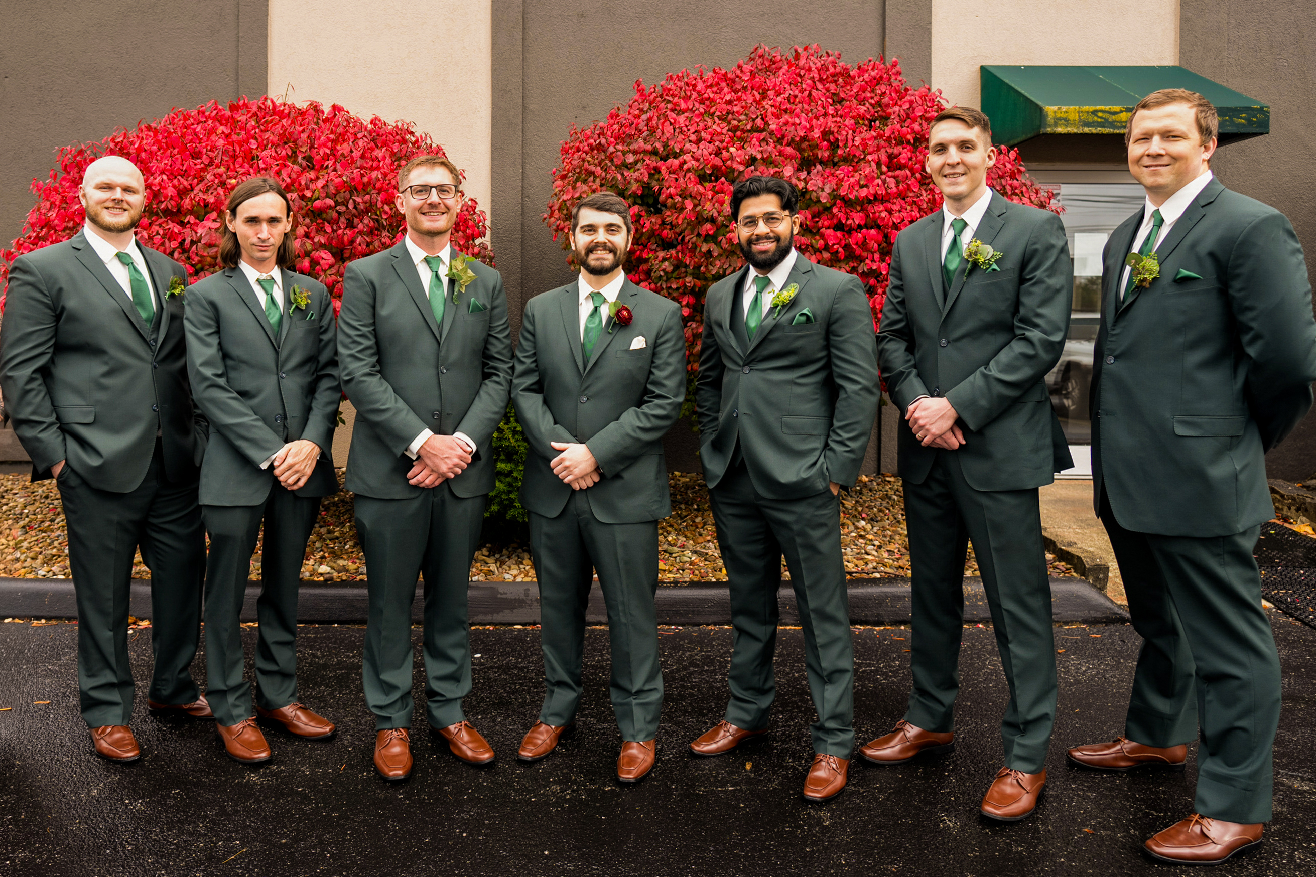 22 Dashing Green Suit Ideas For Groom and The Groomsmen