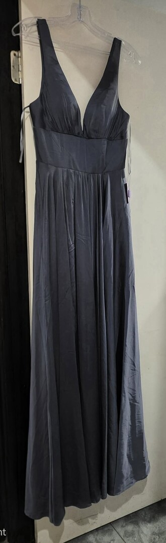 Ladivine - 7469 size 8 - $300 - (23% OFF)