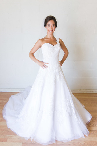 David tutera size 0 - $2100 - (30% OFF)