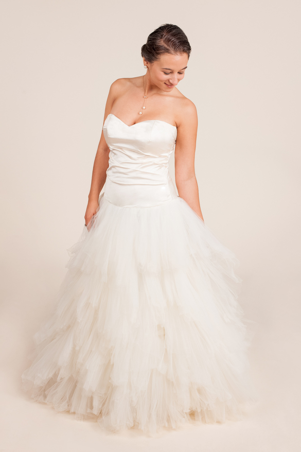 Modern trousseau - Wallis size 0 - $1950 - (39% OFF)