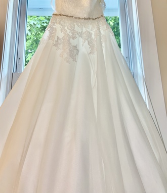 Allure Bridals 2021 - 9520L size 20 - $700 - (36% OFF)