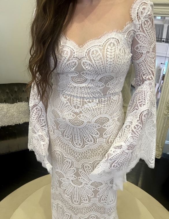 La Perle Designs - LP2114 size 14 - $1000 - (44% OFF)