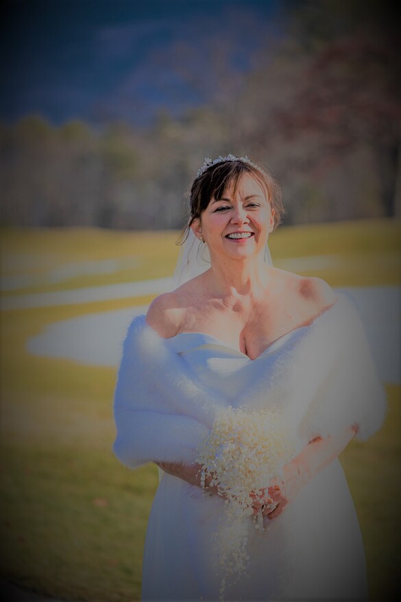 Love lives here - Amanda size 10 - $1200 - (52% OFF)