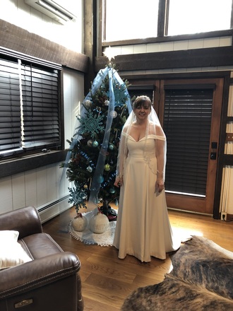 Love lives here - Amanda size 10 - $1200 - (52% OFF)