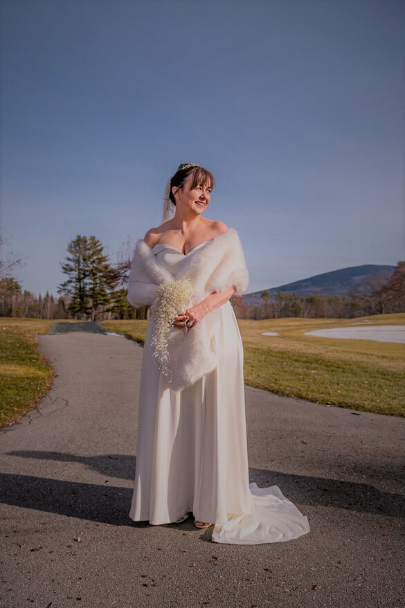 Love lives here - Amanda size 10 - $1200 - (52% OFF)