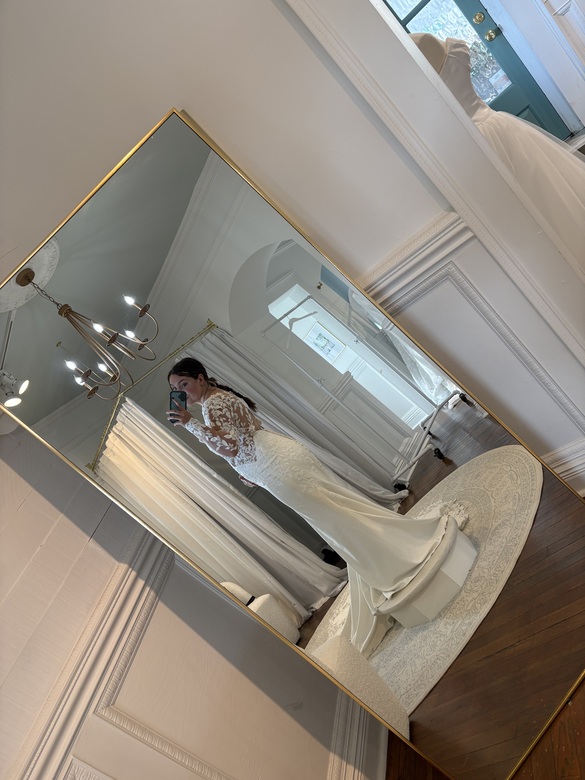 Allure bridal - Fitted lace and satin  size 14 - $800 - (64% OFF)