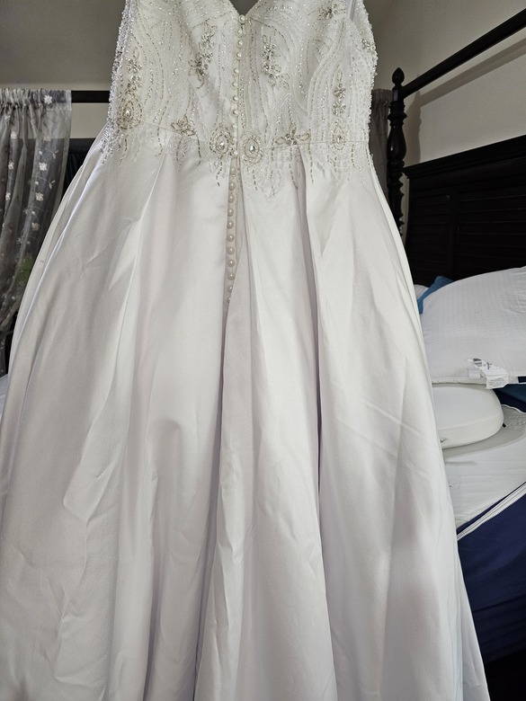 Sample sale - Ballgown size 10 - $750 - (71% OFF)