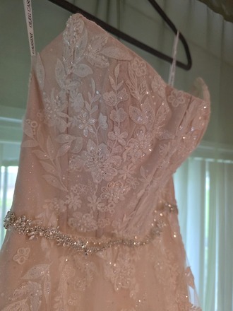 Oleg cassini - CWG1010 Off-the-Shoulder Lace Applique A-Line Dress size 6 - $600 - (63% OFF)