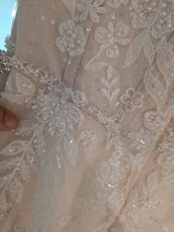 Oleg cassini - CWG1010 Off-the-Shoulder Lace Applique A-Line Dress size 6 - $600 - (63% OFF)