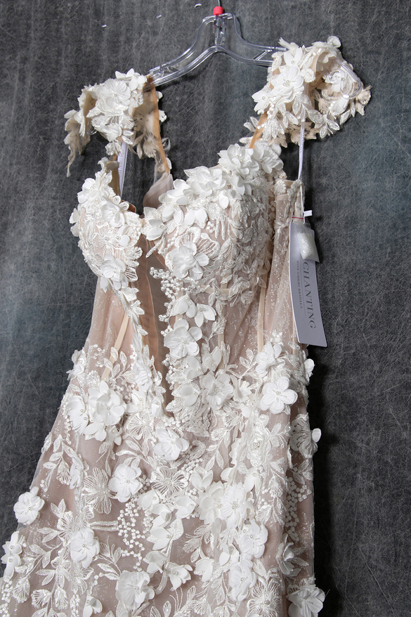 Mon cheri - 122171 size 18 - $2500 - (17% OFF)