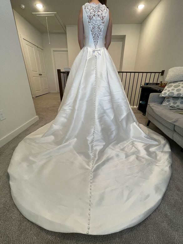 Pronovias - Elenco size 10 - $1300 - (50% OFF)