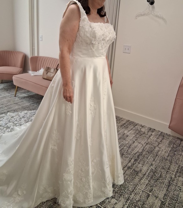 Justin alexander - Evangeline size 18 - $2150 - (50% OFF)