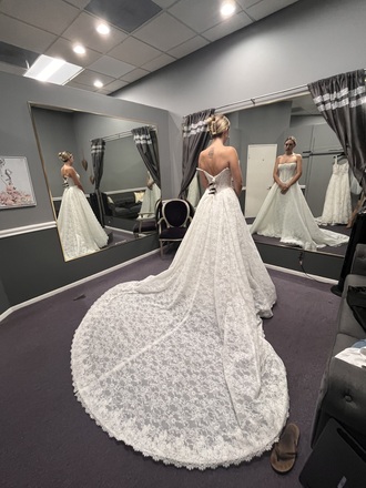 Elizabeth Lee - Beckett size 4 - $3000 - (29% OFF)