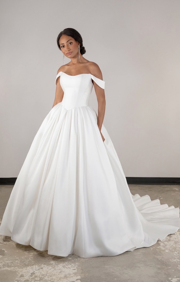 Essense of australia - Arlo D4110 size 14 - $1900 - (17% OFF)