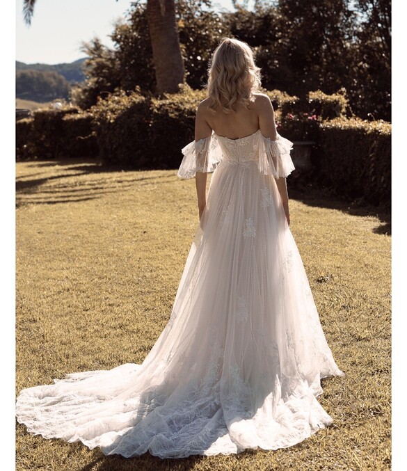 Madi Lane  - Bronte  size 20 - $1200 - (52% OFF)