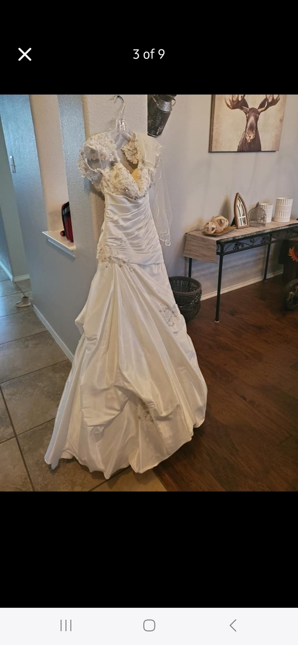 Sophia tolli - District size 2 - $1500 - (40% OFF)