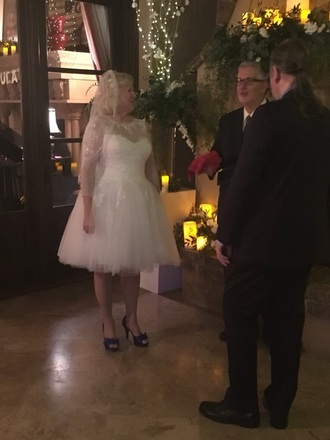 Zac Posen  - Truly size 14 - $1000 - (60% OFF)