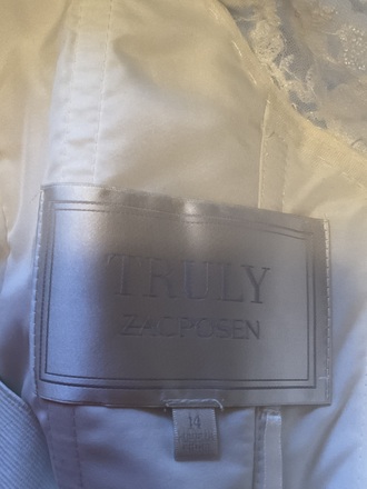 Zac Posen  - Truly size 14 - $1000 - (60% OFF)