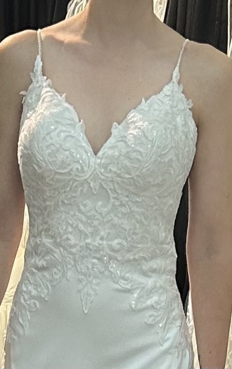 Allure bridals - 9910L size 8 - $1300 - (13% OFF)