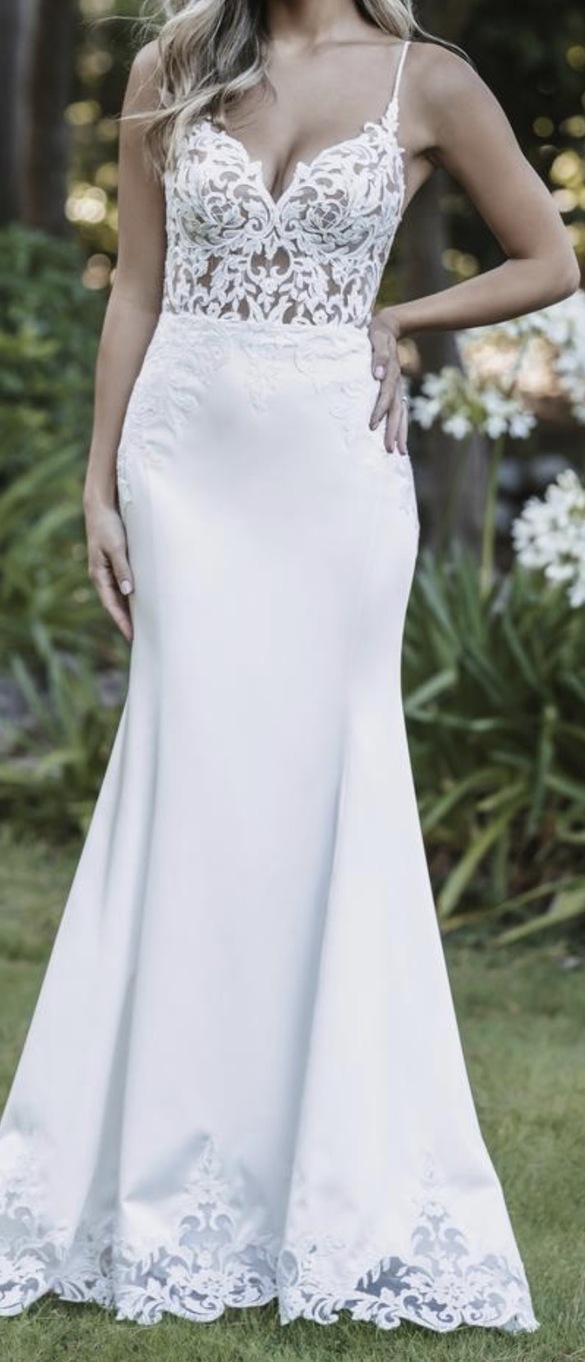 Allure bridals - 9910L size 8 - $1300 - (13% OFF)