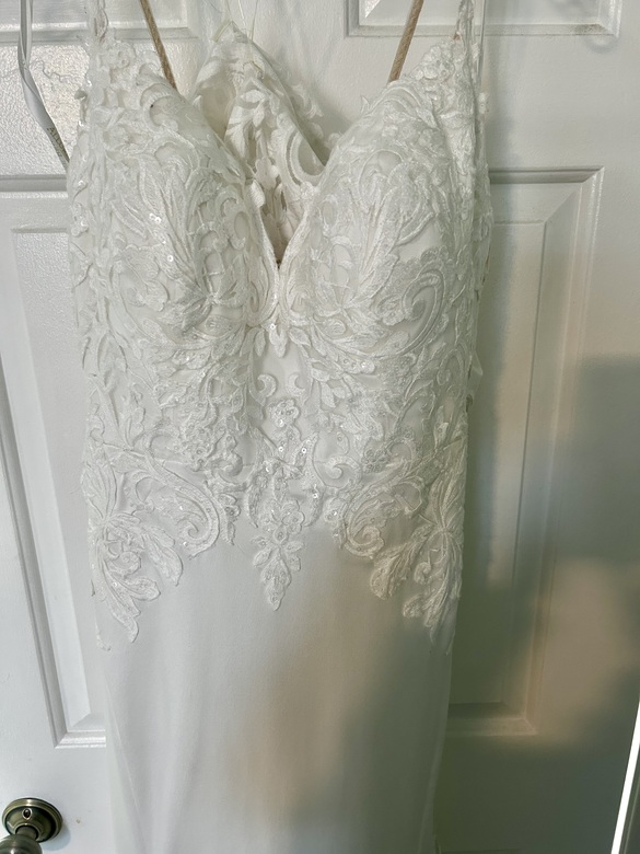 Allure bridals - 9910L size 8 - $1300 - (13% OFF)