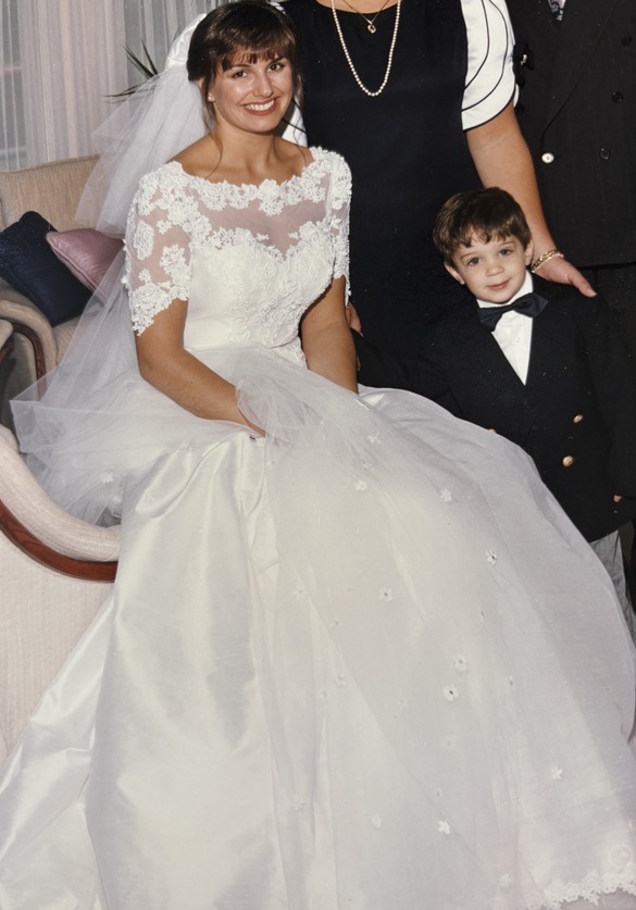 Custom - Ball gown, short sleeve size 6 - $1500 - (70% OFF)