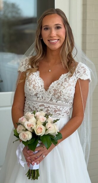 Paloma blanca - IDK size 10 - $750 - (70% OFF)