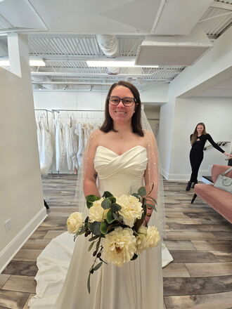 Essence of australia - D size 14 - $1900 - (14% OFF)