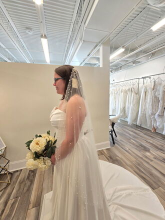 Essence of australia - D size 14 - $1900 - (14% OFF)