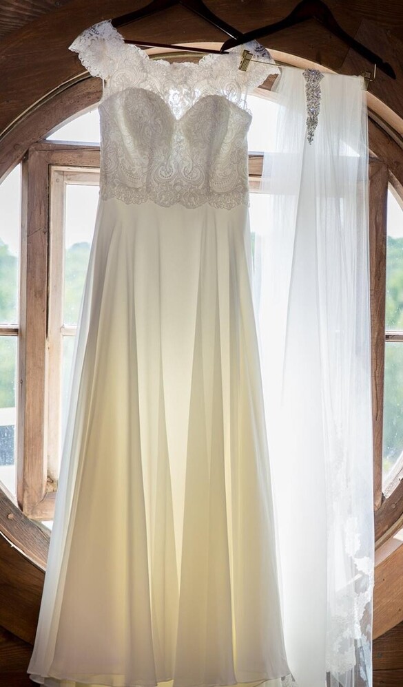 Stella york - 6365 size 12 - $600 - (50% OFF)
