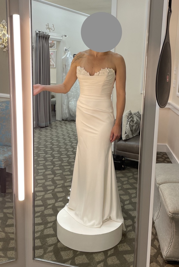 Paloma blanca - P5075 size 12 - $1800 - (33% OFF)