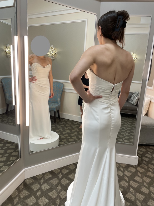 Paloma blanca - P5075 size 12 - $1800 - (33% OFF)