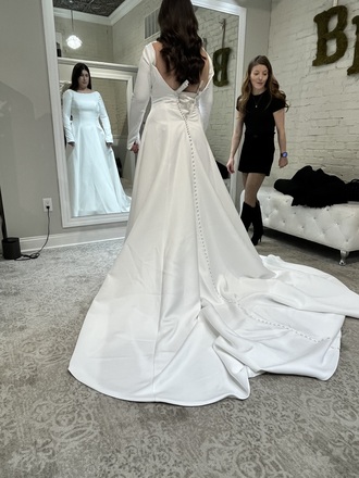Maggie soterro - Lawrence size 16 - $1800 - (10% OFF)