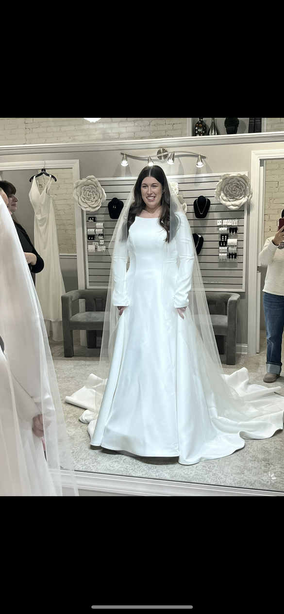 Maggie soterro - Lawrence size 16 - $1800 - (10% OFF)