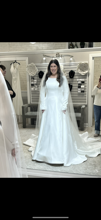 Maggie soterro - Lawrence size 16 - $1800 - (10% OFF)