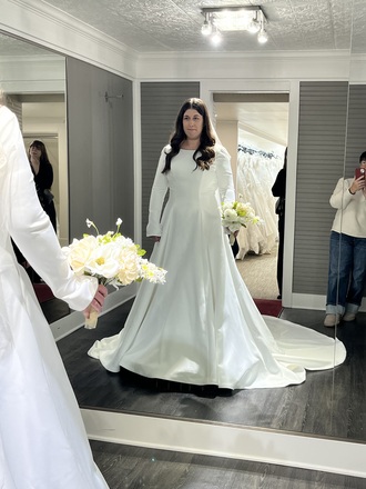 Maggie soterro - Lawrence size 16 - $1800 - (10% OFF)