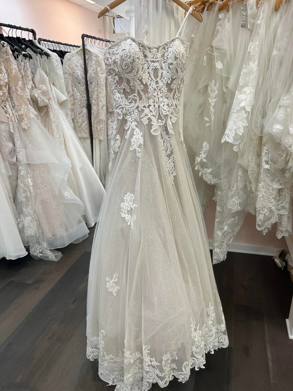 Allure couture - C622 size 8 - $2000 - (43% OFF)