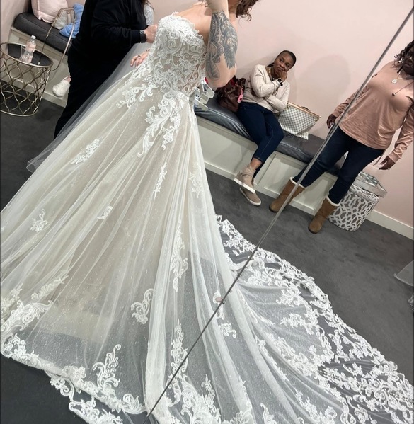 Allure couture - C622 size 8 - $2000 - (43% OFF)