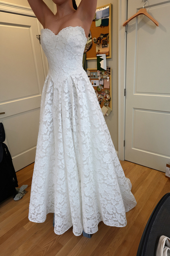 Beccar - Alison size 4 - $3000 - (58% OFF)