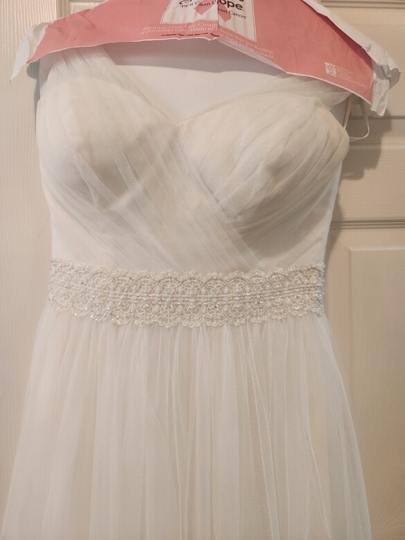 David's bridal - Tulle A-Line size 6 - $600 - (40% OFF)