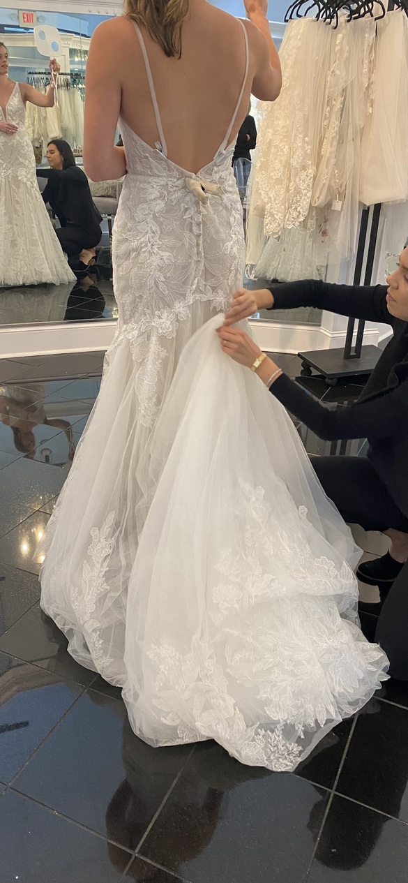 Essence of Australia - Layla size 10 - $1400 - (50% OFF)