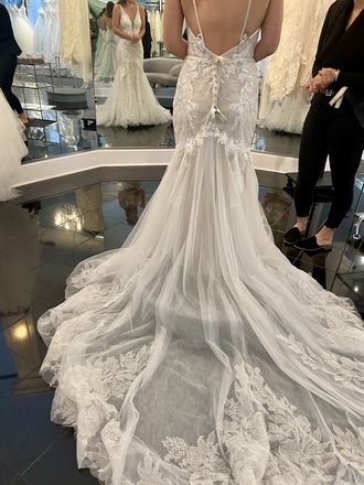 Essence of Australia - Layla size 10 - $1400 - (50% OFF)